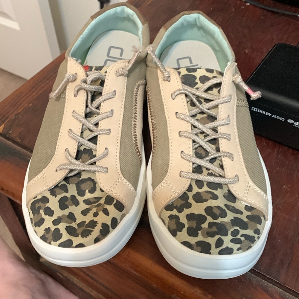 Hey dude girls shoes